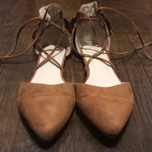 Super cute brown flats with fringe! - Picture 2 of 10